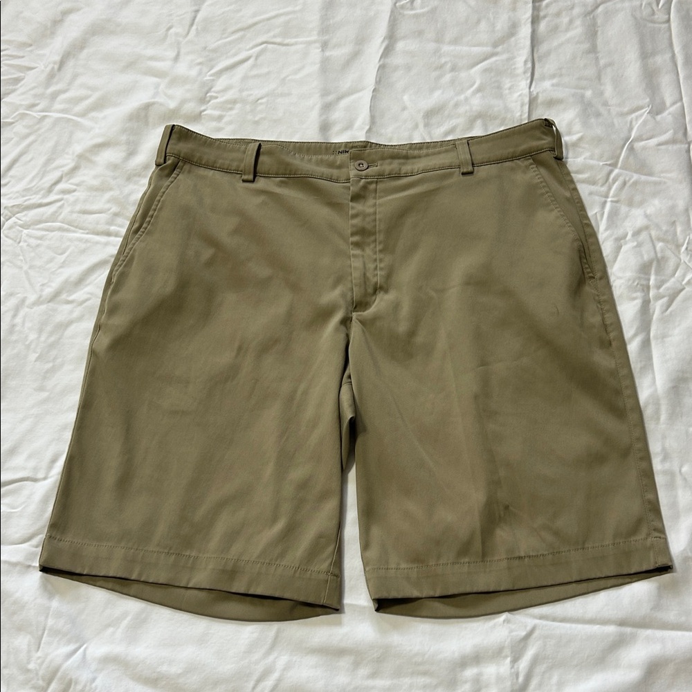 Nike Golf Tour Performance Mens Khaki Golf Shorts Waist size 36